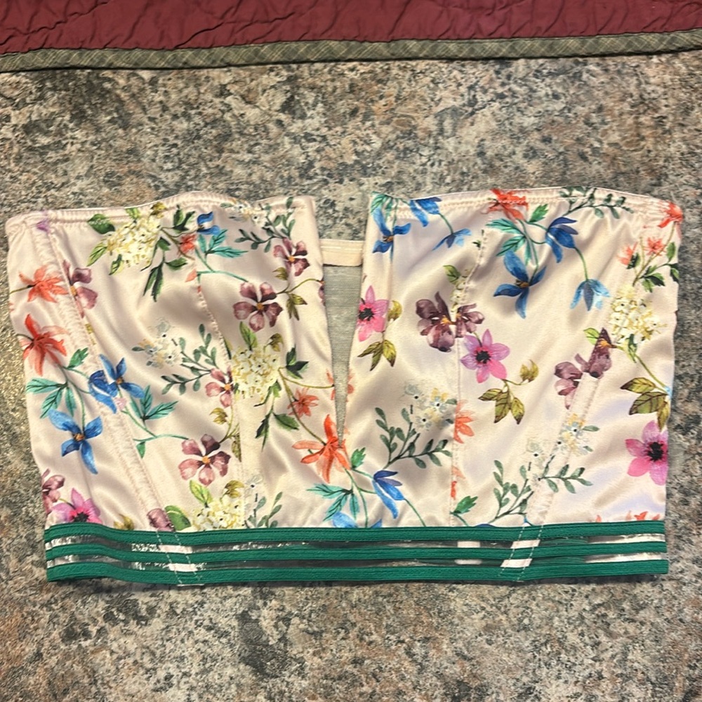 Victorias Secret Very Sexy Unlined Strapless Bra